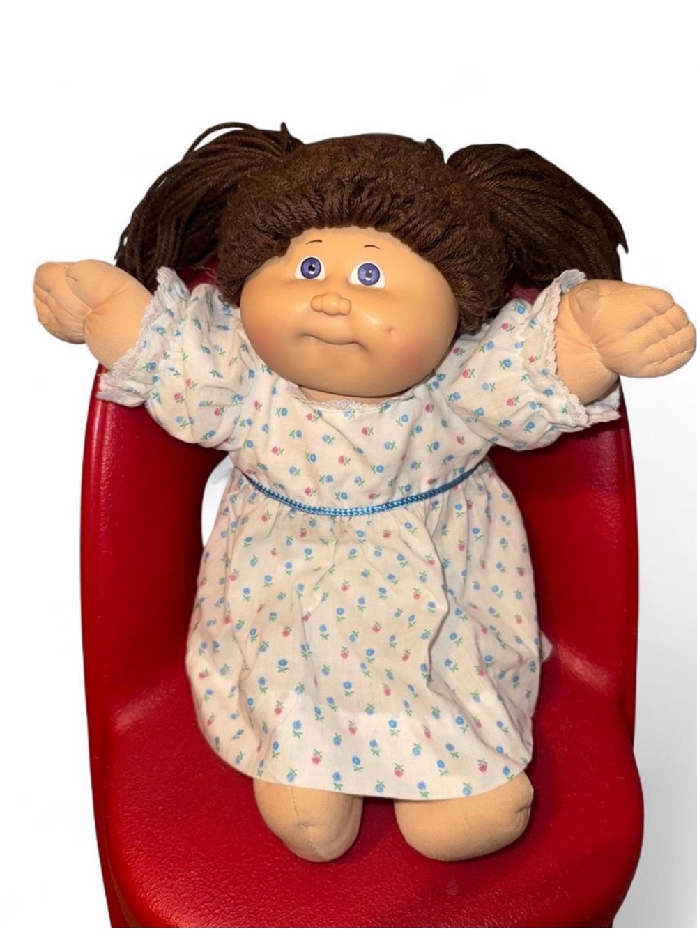 Vintage 1982/1983 Cabbage Patch Kids Doll with Xavier Robert’s signature